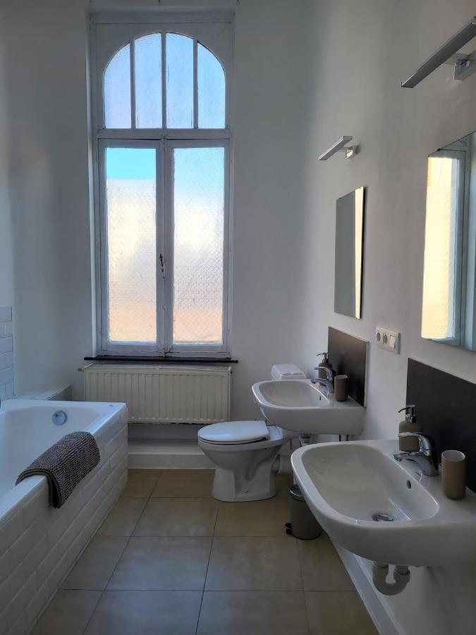 Etterbeek Brussels Bed & Blockchain Private Rooms With Shared Bathroom מראה חיצוני תמונה