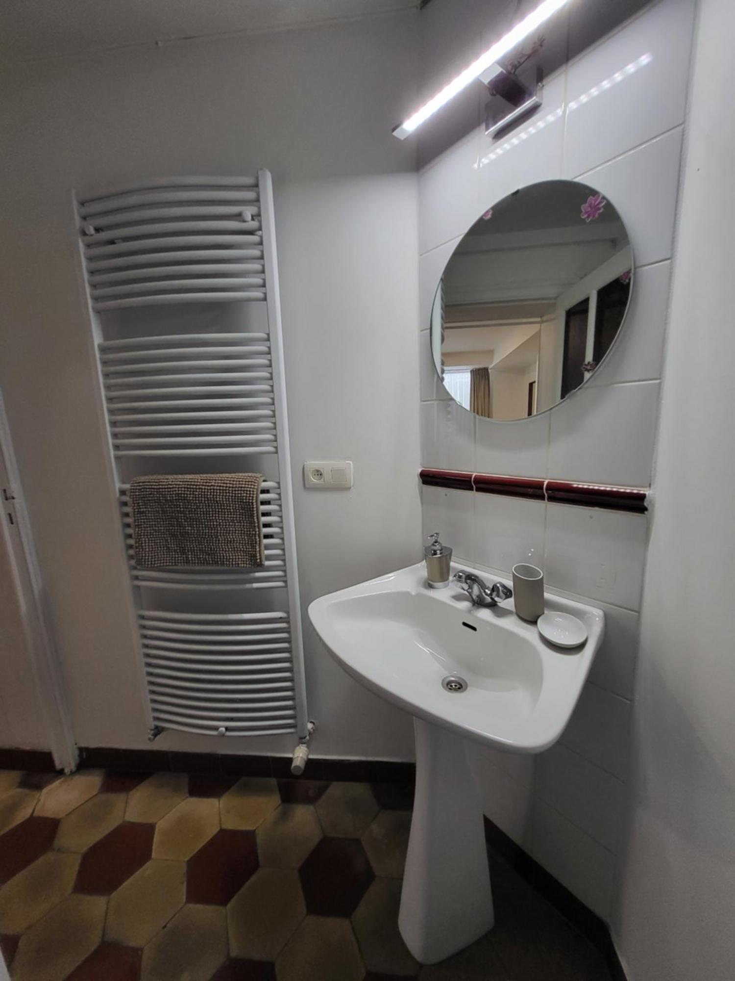 Etterbeek Brussels Bed & Blockchain Private Rooms With Shared Bathroom חדר תמונה